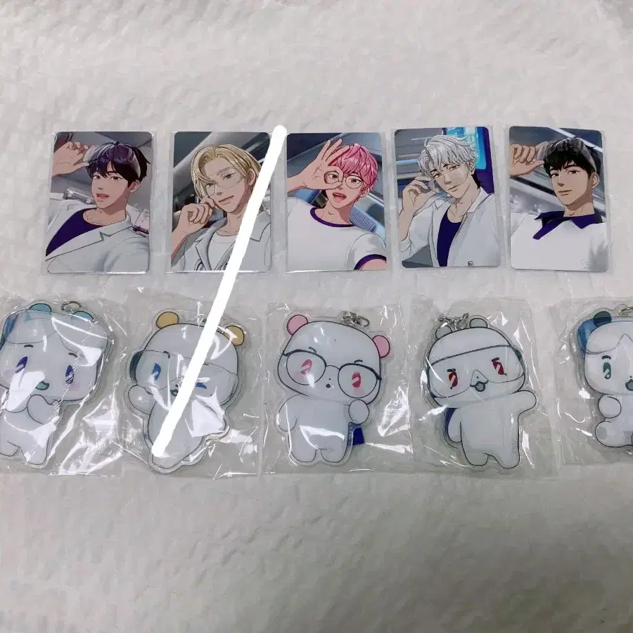 PLAVE | 플레이브 PLAVE Mediheal Mirror Keyring + Poca on