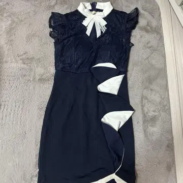 다지 네이비 프릴 비대칭 드레스