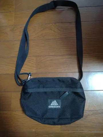 그레고리 숄더백