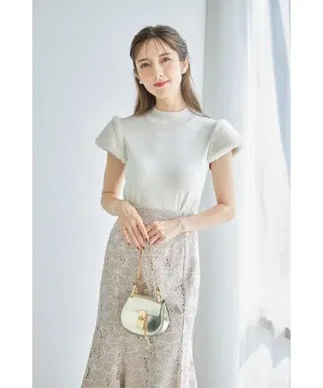 tocco closet 퍼 슬리브 절개 니트 풀오버