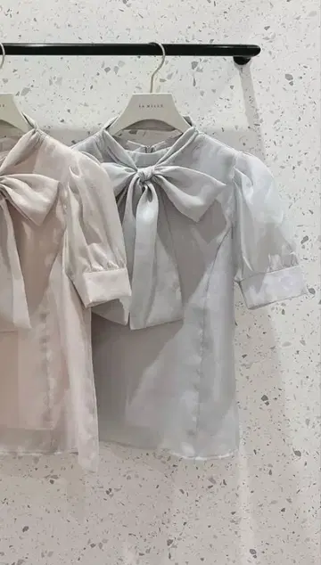 반짝반짝 리본 블라우스 안미르