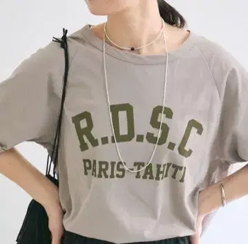 새 제품 태그 부착  리브드로우  R.D.S.C 로고 티셔츠  모카