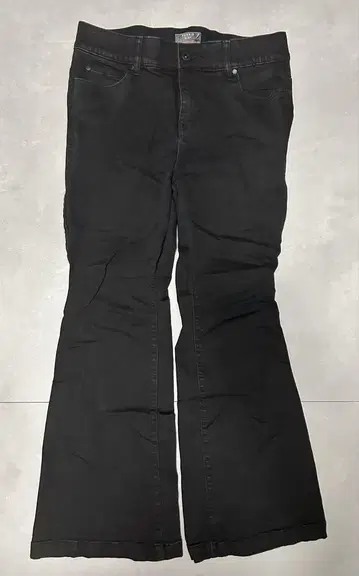 TORRID 블랙 부츠 컷 데님