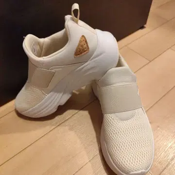 Puma 슬립온 스니커즈 화이트