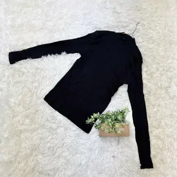 새상품급 [ UNIQLO ] 유니클로 리브 하이넥 T 블랙 (M)
