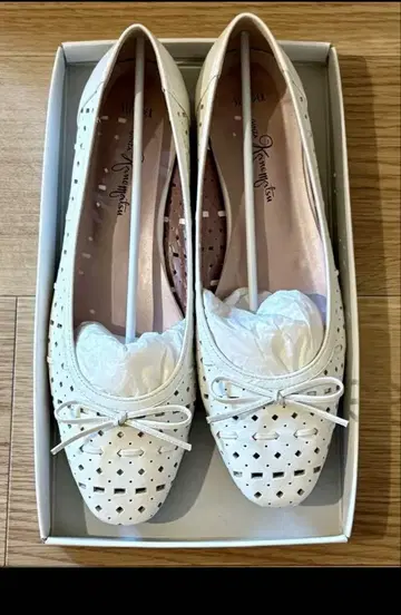 [새상품급] 카네마츠 / 로우힐 펌프스 슬렌더 시리즈 25cm