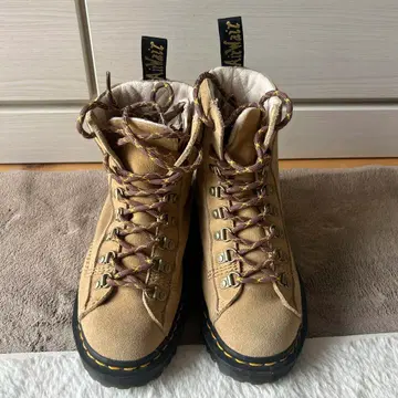 닥터마틴 버튼 스웨이드