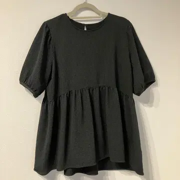 새상품급 UNITED ARROWS 퍼프 슬리브 페플럼 블라우스