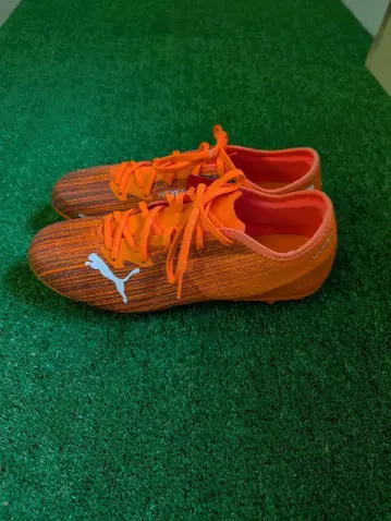 [미사용 새상품] PUMA ULTRA MG 축구화 오렌지 28.0cm