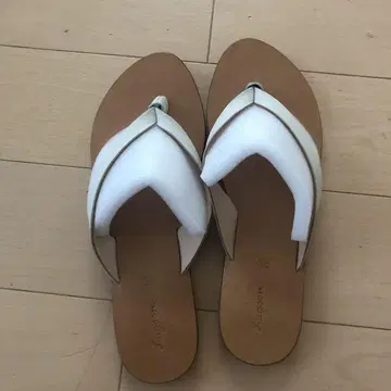캐널진 샌들