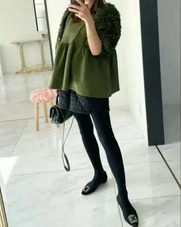 소매 프릴 디자인 퍼프 슬리브 페플럼 플레어 카키 뮤