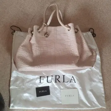 FURLA 크로코다일 패턴 압인 숄더백