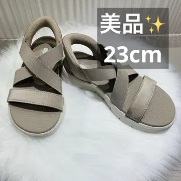 새상품급 SKECHERS Slip-Ins 베이지 샌들 슬립인즈