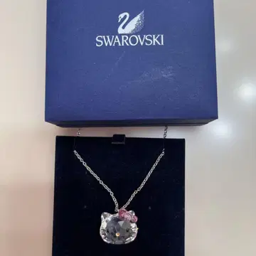Swarovski 헬로키티 크리스탈 목걸이 박스 포함