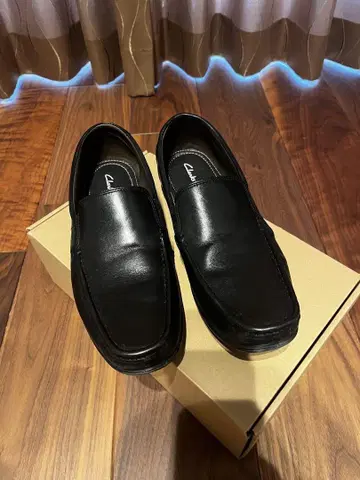 클락스 블랙 로퍼