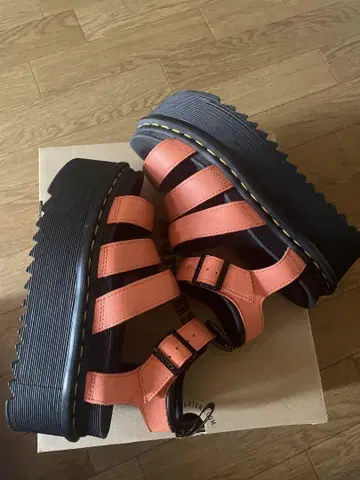 닥터 마틴 Dr.Martens 샌들 UK 4 사이즈