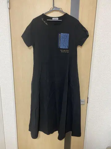 AVIREX 블랙 컷소 원피스