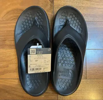 더 노스페이스 NF53203 블랙 샌들