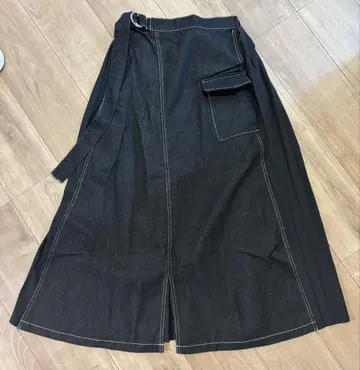 루미에르 스위치 블랙 데님 스커트