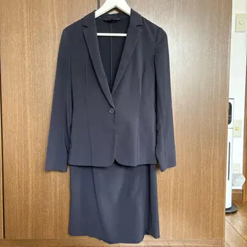 다크 네이비 스커트 수트