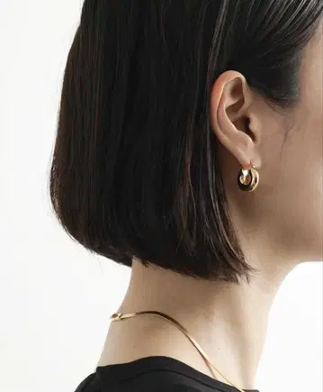 JIL SANDER 골드 스몰 후프 귀걸이