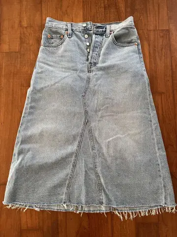 Levi's 라이트 블루 데님 스커트 W25
