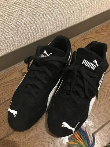 PUMA 블랙 스웨이드 스니커즈