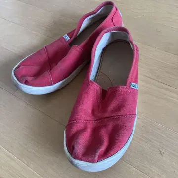 TOMS 여성용 슬립온