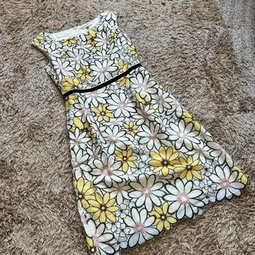 새상품급 TOCCA 21SS MATRICARIA 꽃무늬 자수 원피스 2