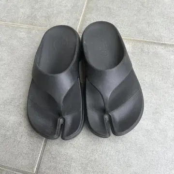 블랙 타비 샌들 23cm