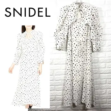 [새상품급] SNIDEL 데콜테 오픈 원피스 IVR