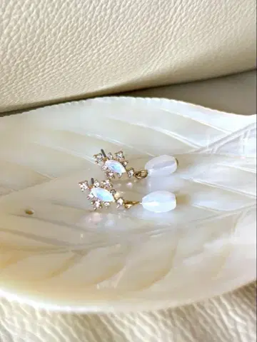 빈티지 오팔 센트 스와로브스키 비즈 귀걸이 여름의 흰색