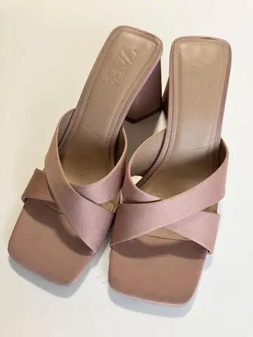 ZARA 핑크 힐 샌들