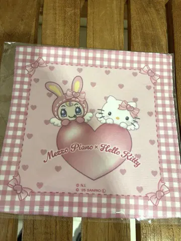 헬로키티 베리에 메조피아노 콜라보 손수건 Angel Box
