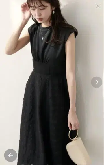 블랙 반소매 롱 원피스 자연스러운 쿠튀르