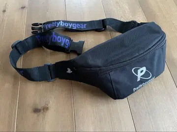 Prettyboygear 바디백 블랙