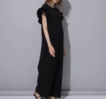 CADUNE 카와카미 모모코 콜라보 프릴 올인원