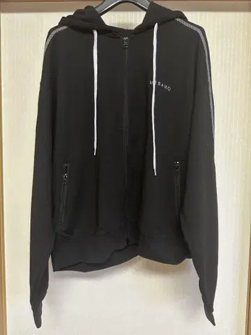MISAMO 명작 전시회 파커