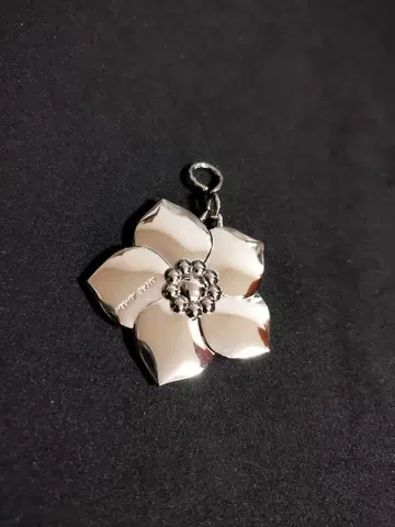 조지 젠슨 실버 꽃 모양 참