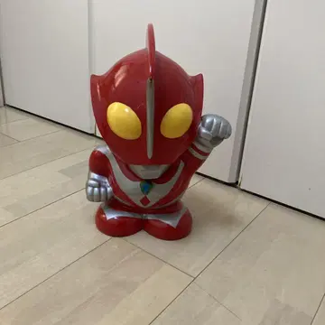 울트라맨 피규어 약 30cm 빨간색