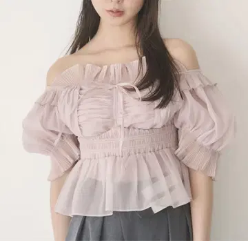 [새상품급] snidel 개더 프릴 오프숄더 블라우스 핑크