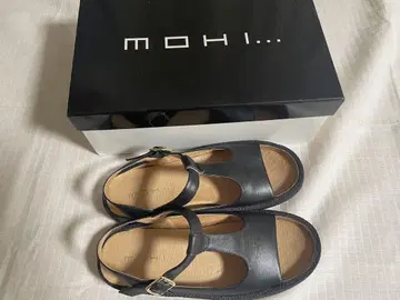 [ MOHI ] T 스트랩 샌들
