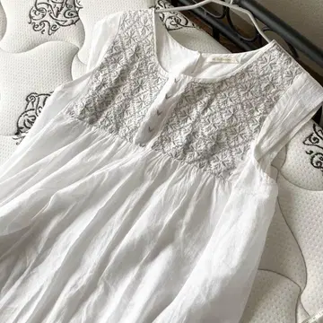 미품 누키테파 자수 인도 100% 면 원피스
