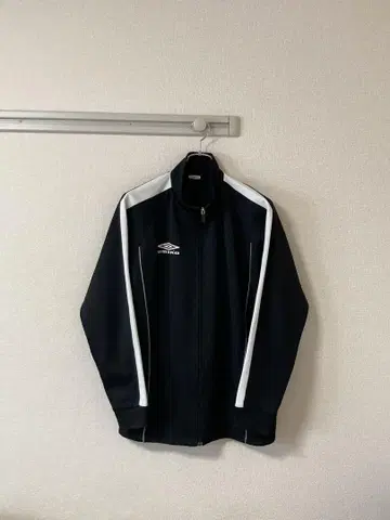 UMBRO 트랙 재킷 데상트 제작 대문자 y2k L