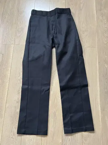 Dickies 블랙 치노 팬츠 백 포켓 부착 874