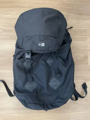 뉴에라 랙사크 블랙