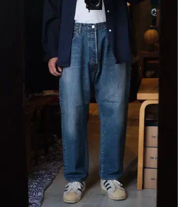 A.PRESSE 아프레세 워시드 데님 와이드 팬츠