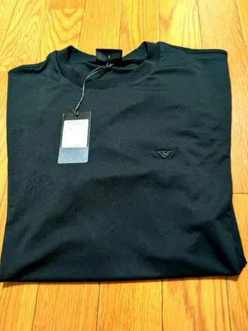 EMPORIO ARMANI 블랙 티셔츠