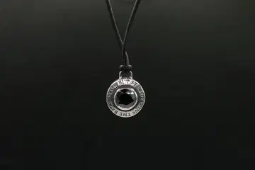 신품 미사용몬로 리버시블 블랙 레더 코드 목걸이