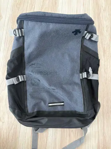 데상트 백팩